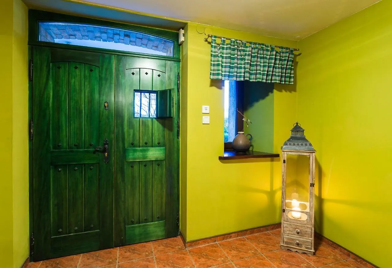 Apartamenty I Pokoje Aneta Piechowice  Guest house